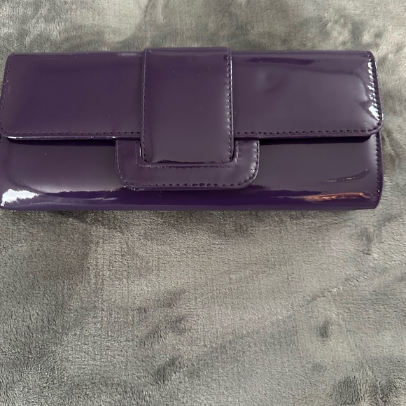 Purple Patent Chain Clutch Shoulder Bag - Picture 2 of 2
